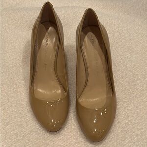 Banana Republic Tan Patent Leather Wedge Heels 6.5